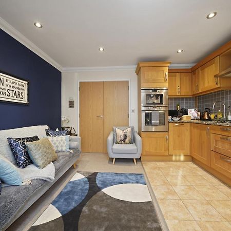 Super Funky Spire View Cottage - Free Gated Parking - Ultra Wifi Cantorbéry Extérieur photo