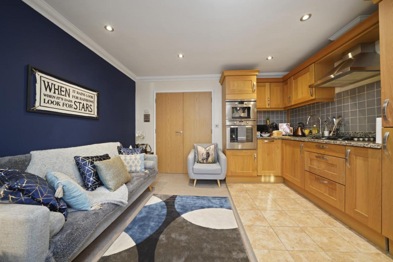 Super Funky Spire View Cottage - Free Gated Parking - Ultra Wifi Cantorbéry Extérieur photo
