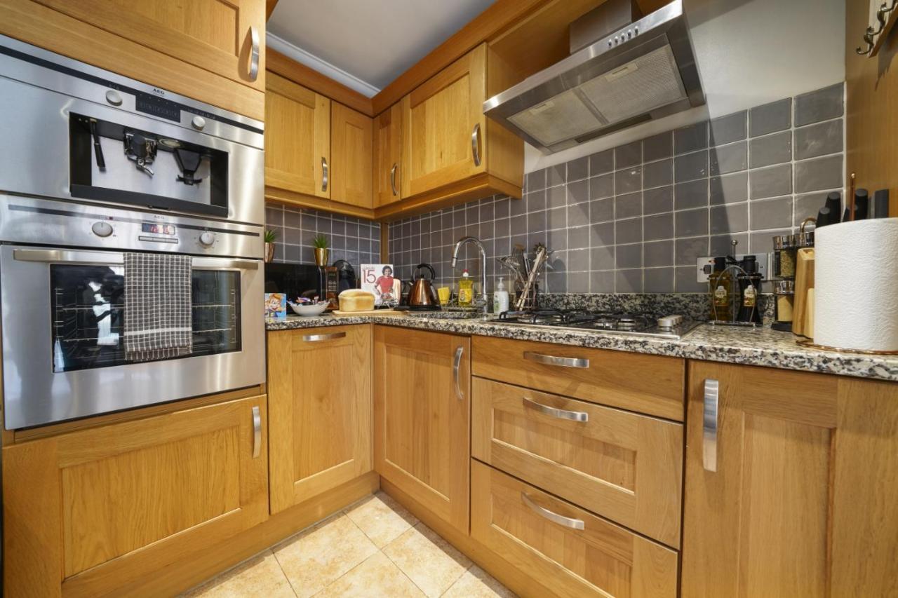 Super Funky Spire View Cottage - Free Gated Parking - Ultra Wifi Cantorbéry Extérieur photo